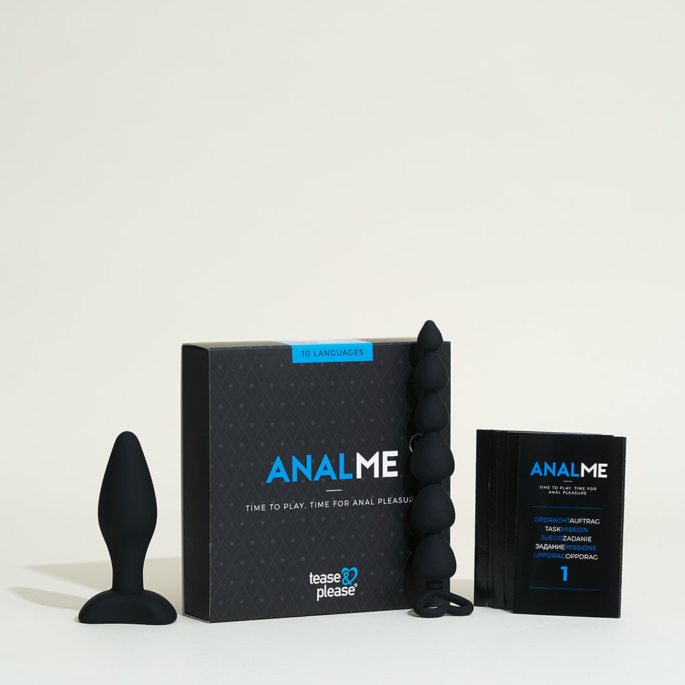 Jeu coquin avec accessoires Anal Me